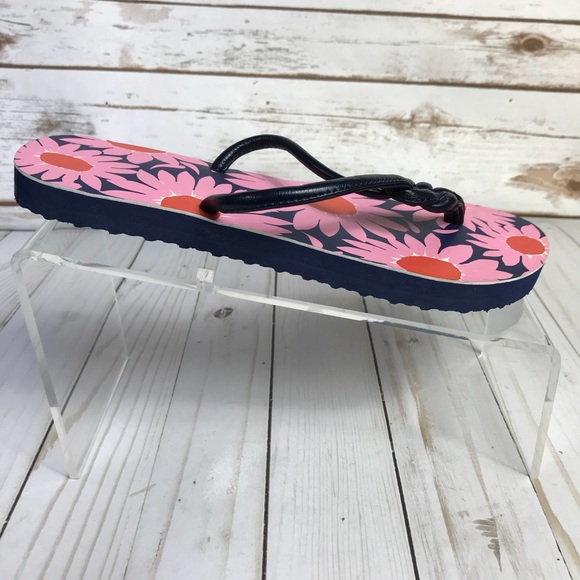 Vera Bradley Flip Flops In Loves Me Sz Medium 7-8 - Picture 1 of 5